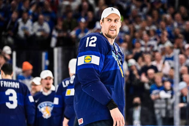 Eishockey, WM Finale, Finnland - Kanada 220529 Marko Antilla of Finland celebrates after the 2022 IIHF Ice hockey, Eishockey World Championship, WM, Weltmeisterschaft gold medal game between Finland and Canada on May 29, 2022 in Tampere. Photo: Maxim Thore BILDBYRAN kod MT MT0408 ishockey ice hockey ishockey-vm iihf ice hockey world championship finland kanada canada bbeng celebration jubel Copyright: MAXIMxTHORE BB220529MT148