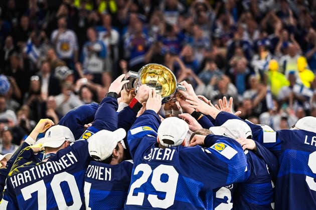 Bilder des Jahres 2022, Sport 05 Mai Sport Themen der Woche KW21 Sport Bilder des Tages 220529 Players of Finland celebrates after the 2022 IIHF Ice hockey, Eishockey World Championship, WM, Weltmeisterschaft gold medal game between Finland and Canada on May 29, 2022 in Tampere. Photo: Maxim Thore BILDBYRAN kod MT MT0408 ishockey ice hockey ishockey-vm iihf ice hockey world championship finland kanada canada bbeng celebration jubel *** 220529 Players of Finland celebrates after the 2022 IIHF Ice Hockey World Championship gold medal game between Finland and Canada on May 29, 2022 in Tampere Photo Maxim Thore BILDBYRAN kod MT MT0408 ishockey ice hockey ishockey vm iihf ice hockey world championship finland kanada canada bbeng celebration jubel,  Copyright: MAXIMxTHORE BB220529MT150
