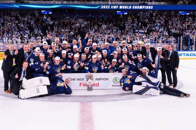 Sport Themen der Woche KW22 Eishockey, WM Finale, Finnland ist Weltmeister Eishockey, WM Finale, Finnland ist Weltmeister TAMPERE, FINLAND - MAY 29: Finland is IIHF World Champion 2022 during the 2022 IIHF Ice hockey, Eishockey World Championship, WM, Weltmeisterschaft match between Finland and Canada at Nokia Arena on May 29, 2022 in Tampere, Finland. Tampere Nokia Arena Finland *** TAMPERE, FINLAND MAY 29 Finland is IIHF World Champion 2022 during the 2022 IIHF Ice Hockey World Championship match between Finland and Canada at Nokia Arena on May 29, 2022 in Tampere, Finland Tampere Nokia Arena Finland  Copyright: xJustPictures.ch JarixPestelaccix