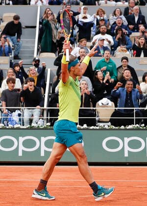 French Open 2022, Rafael Nadal (ESP) streckt die Arme hoch und jubelt nach dem Sieg,Jubel,Freude,Emotion Copyright: xJuergenxHasenkopfx