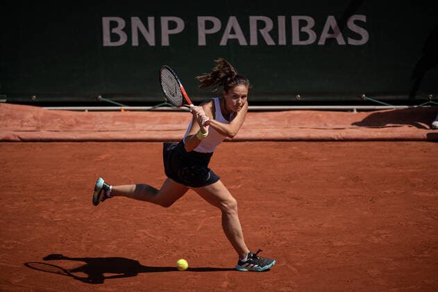 Daria KASATKINA (RUS) contre Camila GIORGI (ITA) TENNIS : Roland Garros 2022 - 1 8e de finale - 30 05 2022 AurelienMorissard Panoramic 