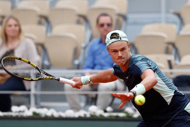 30.05.2022, Tennis, French Open 2022 Roland-Garros, FRA, Paris, Roland Garros Bild: v. li. Holger Rune (DK) Copyright: HMBxMedia AntonioxBorga