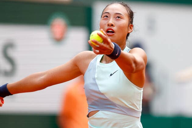30.05.2022, Tennis, French Open 2022 Roland-Garros, FRA, Paris, Roland Garros Bild: v. Zheng Qinwen Copyright: HMBxMedia AntonioxBorga