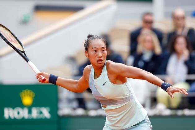 30.05.2022, Tennis, French Open 2022 Roland-Garros, FRA, Paris, Roland Garros Bild: v. Zheng Qinwen Copyright: HMBxMedia AntonioxBorga