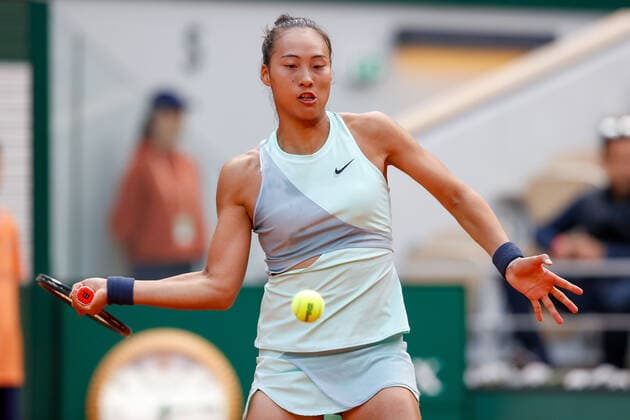 30.05.2022, Tennis, French Open 2022 Roland-Garros, FRA, Paris, Roland Garros Bild: v. Zheng Qinwen Copyright: HMBxMedia AntonioxBorga