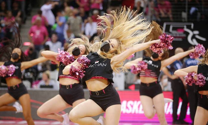 Baskets Danceteam - Cheerleader der Telekom Baskets Bonn vs. FC Bayern München easyCredit BBL 1. Bundesliga , Saison 2021 2022 , Playoffs, Halblfinale Spiel 2 *** Baskets Danceteam Cheerleader of Telekom Baskets Bonn vs FC Bayern Munich easyCredit BBL 1 Bundesliga , season 2021 2022 , playoffs, semifinal game 2