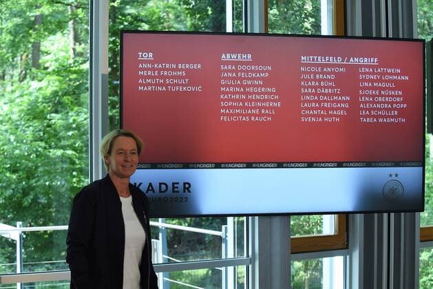 Sport Bilder des Tages 31.05.2022, Frankfurt am Main, ehemalige DFB-Zentrale Frauen Nationalmannschaft - Bekanntgabe des erweiterten EM-Kaders Martina Voss-Tecklenburg Bundestrainerin stellt den Kader vor