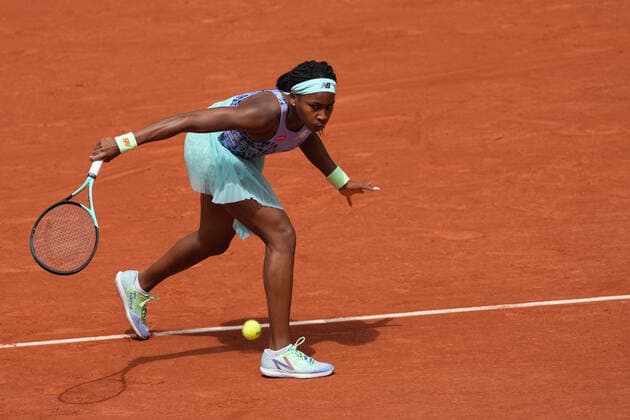 May 31, 2022, PARIS, France: COCO GAUFF of United Stats return the ball to SLOANE STEPHENS of United stats during the Quarter final of the French Open 2022, Grand Slam tennis womenÃ¢â‚¬â ¢s tournament at the Roland Garros Stadium - Paris France..Coco Gauff won : 7:5 6:2 PARIS France - ZUMAp119 20220531_zaf_p119_041 Copyright: xPierrexSteveninx