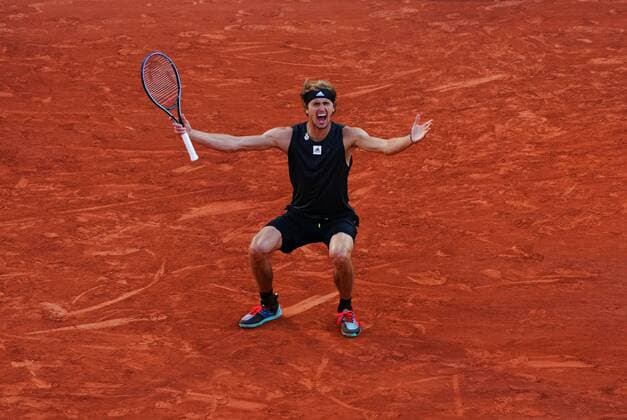 Mandatory Credit: Photo by Javier Garcia Shutterstock (12960001bf) Alexander Zverev celebrates victory French Open Tennis, Day 10, Roland Garros, Paris, France - 31 May 2022 French Open Tennis, Day 10, Roland Garros, Paris, France - 31 May 2022  Copyright: xJavierxGarcia Shutterstockx 12960001bf