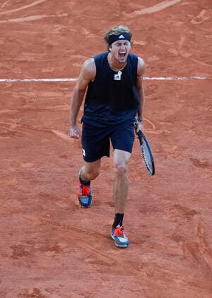 French Open 2022, Alexander Zverev jubelt nach seinem Sieg, Jubel, Emotion Tennis - French Open 2022 - Grand Slam ATP, Tennis Herren WTA, Tennis Damen ITF - Roland Garros - Paris - - France - 31 May 2022. Copyright: xJuergenxHasenkopfx