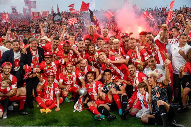 Photo Claudio Furlan LaPresse 31 May 2022 Monza (Italy) News Berlusconi s Monza promoted to Serie A for first time in club history.In the pic: Monza players during the party at the Brianteo Stadium  Copyright: xClaudioxFurlan LaPressex