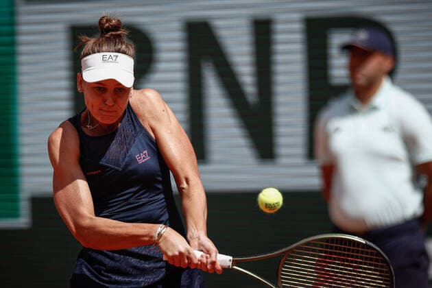 Veronika KUDERMETOVA (RUS) contre Daria KASATKINA (RUS) TENNIS : Roland Garros 2022 - 1 4e de finale - 01 06 2022 AurelienMorissard Panoramic 