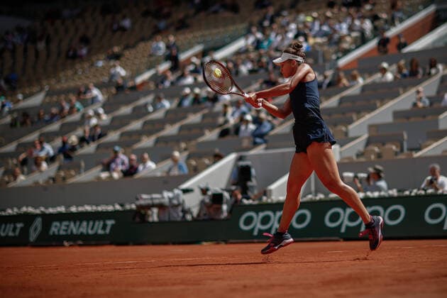 Veronika KUDERMETOVA (RUS) contre Daria KASATKINA (RUS) TENNIS : Roland Garros 2022 - 1 4e de finale - 01 06 2022 AurelienMorissard Panoramic 