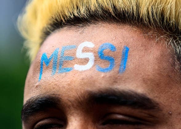 1st June 2022; Wembley Stadium, London, England : CONBEMOL-UEFA CHAMPIONS CUP - FINALISSIMA, Italy versus Argentina: Argentina fan with Messi written on his forehead  ActionPlus12395501 JohnxPatrickxFletcher