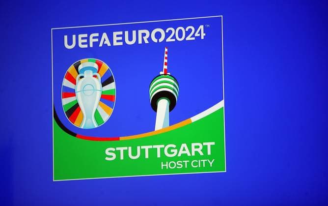 01.06.22 Fussball UEFA EM Euro 2024 Kick-Off Veranstaltung Stuttgart Deutschland, Stuttgart, 01.06.2022, Fussball, UEFA EM Euro 2024 Kick-Off Veranstaltung Stuttgart: Stuttgart Host City Logo Symbol Feature.