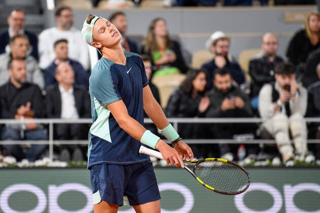 Roland Garros 2022 PARIS, IF - 01.06.2022: ROLAND GARROS 2022 - Holger Rune (DEN) during a tennis match against Casper Ruud (NOR) valid for the quarter-final of the 2022 Roland Garros men& 39;s tournament held in Paris, France. (Photo: Richard Callis Fotoarena) x2214521x  RichardxCallis