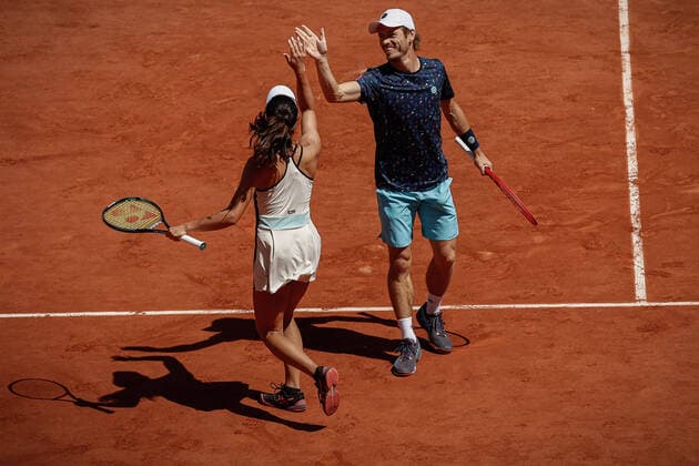 Ena SHIBAHARA (JPN) et Wesley KOOLHOF (NED) contre Ulrikke EIKERI (NOR) et Joran VLIEGEN (BEL) TENNIS : Roland Garros 2022 - Finale Double Mixte - 02 06 2022 AurelienMorissard Panoramic 