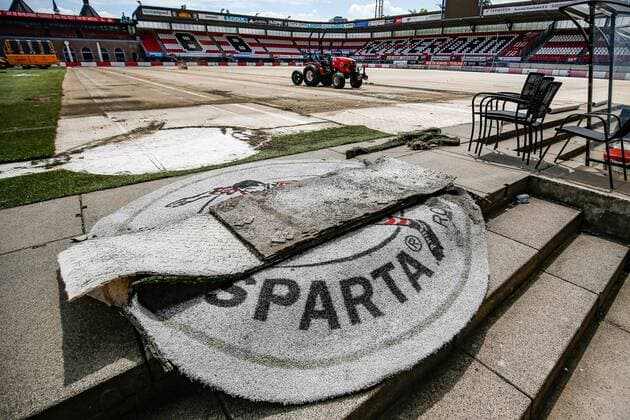 Sport Themen der Woche KW22 ROTTERDAM, 2-06-2022, Het Kasteel. season 2021 2022, Dutch Eredivisie, Kunstgras Sparta Rotterdam verwijdert, Remove artificial grass from Sparta Rotterdam Remove artificial grass from Sparta Rotterdam  x16904987x Copyright: