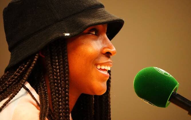 Mandatory Credit: Photo by Javier Garcia Shutterstock (12960006bd) Coco Gauff faces the press after reaching the final and reacts to a question about whether she would like to meet The Queen on the day of the Platinum Jubilee French Open Tennis, Day 12, Roland Garros, Paris, France - 02 Jun 2022 French Open Tennis, Day 12, Roland Garros, Paris, France - 02 Jun 2022  Copyright: xJavierxGarcia Shutterstockx 12960006bd