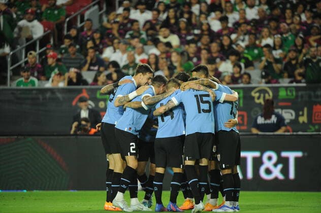 Uruguayan players celebrate after scoring a goal against Mexico during an International Friendly, Länderspiel, Nationalmannschaft soccer match between the national teams of Mexico and Uruguay at the Phoenix University stadium in Glendale, USA, 02 June 2022. Mexico vs. Uruguay !ACHTUNG: NUR REDAKTIONELLE NUTZUNG!  Copyright: xMaxxSimbronx USA8201 20220603-b3d695128f0fddad28e7253aa502d288426cca6d