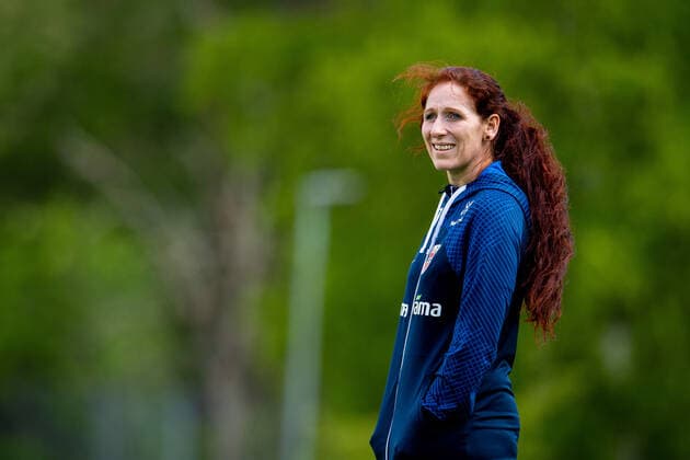 220603 Lise Klaveness, president of the Norwegian Football Association (NFF), during a training session with the Norwegian national football team on June 3, 2022 in Stockholm. Photo: Vegard Grott BILDBYRAN kod VG VG0290 bbeng fotball football fotboll nations league norge norway trening träning training *** 220603 Lise Klaveness, president of the Norwegian Football Association NFF , during a training session with the Norwegian national football team on June 3, 2022 in Stockholm Photo Vegard Grott BILDBYRAN kod VG VG0290 bbeng fotball football fotboll nations league norge norway trening träning training,  Copyright: VEGARDxGRoTT BB220603VG014