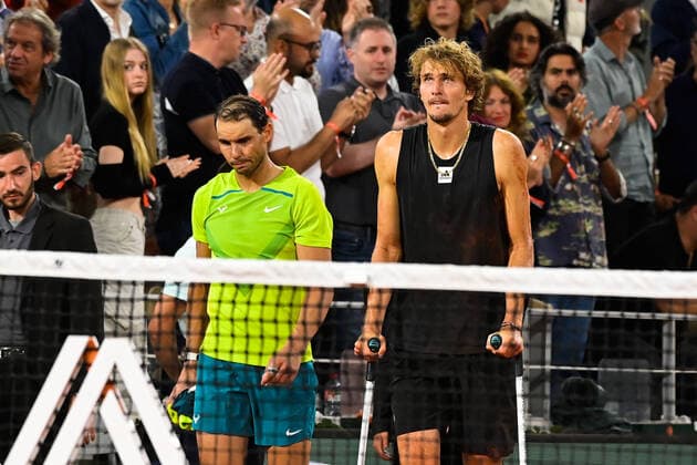 Fin du match - Rafael Nadal ( Espagne ) - Alexander Zverev ( Allemagne ) en fin du match TENNIS : Roland Garros 2022 - Internationaux de France - 03 06 2022 FedericoPestellini Panoramic 