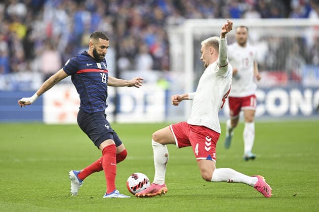 Karim Benzema (France) vs Victor Nelsson (Danemark) FOOTBALL : France vs Danemark - Ligue des Nations - 03 06 2022 JBAutissier Panoramic 