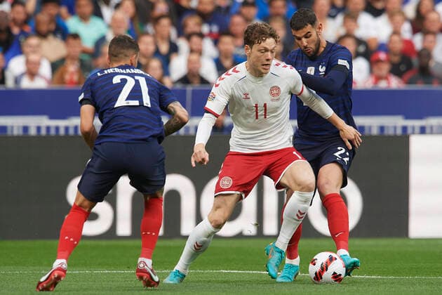 France v Denmark: UEFA Nations League - League Path Group 1 Andreas Skov Olsen (Club Brugge KV) of Denmark and Lucas Hernandez (Bayern Munich) of France compete for the ball during the UEFA Nations League League A Group 1 match between France and Denmark at Stade de France on June 3, 2022 in Paris, France. Paris France  Copyright: xJosexBretonx originalFilename:breton-francevd220603_npUmi.jpg