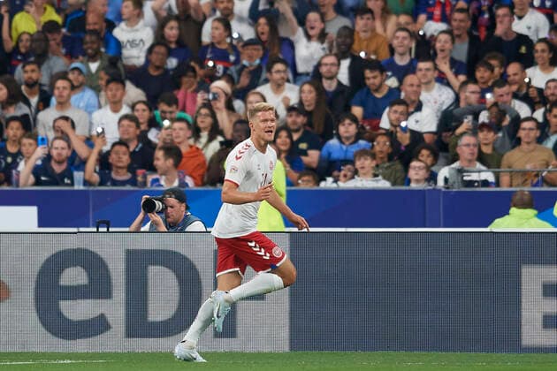 Sport Bilder des Tages France v Denmark: UEFA Nations League - League Path Group 1 Andreas Cornelius (Trabzonspor) of Denmark celebrates after scoring his sides first goal during the UEFA Nations League League A Group 1 match between France and Denmark at Stade de France on June 3, 2022 in Paris, France. Paris France  Copyright: xJosexBretonx originalFilename:breton-francevd220603_npVEC.jpg