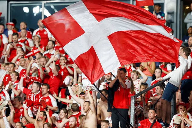 Parc des Princes, Paris 03. Juni 2022 UEFA Nations League Frankreich - Dänemark v.l., Dänemark fans jubeln jubelt nach Spielende. Copyright: AntonioxBorga