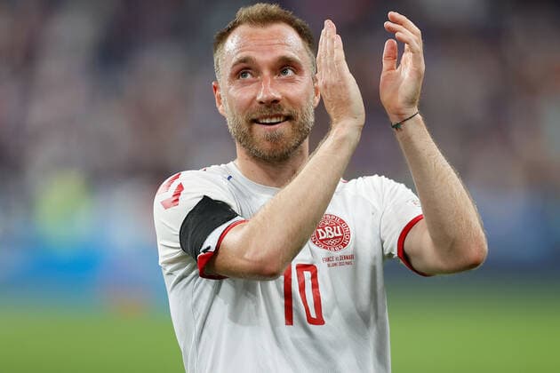 Parc des Princes, Paris 03. Juni 2022 UEFA Nations League Frankreich - Dänemark v.l., Christian Eriksen (Dänemark), bedankt sich bei den Fans, bedanken, Dank. Mannschaft nach dem Spiel, after the match bedankt sich bei den Fans, applauds the fans Copyright: AntonioxBorga