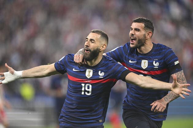 joie des joueurs de l equipe de FRance apres le but de Karim Benzema (France) FOOTBALL : France vs Danemark - Ligue des Nations - 03 06 2022 JBAutissier Panoramic 