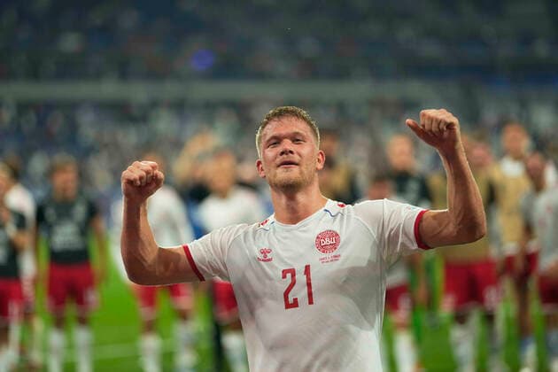 June 3, 2022: Andreas Cornelius celebrating his goals and the victory with the Danish fans during France against Denmark, UEFA Nations League Group Stage at Stade de France, Paris, France. CSM. Paris France - ZUMAc04_ 20220603_zaf_c04_104 Copyright: xUlrikxPedersenx