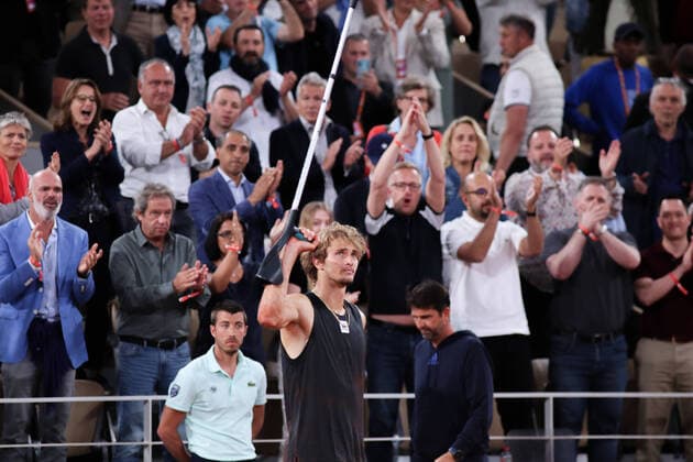 2022 French Open - Day Thirteen Alexander Zverev injury during his match against Rafael Nadal on Philipe Chatrier court in the 2022 French Open semi-finals. PARIS France  Copyright: xIbrahimxEzzatx originalFilename:ezzat-notitle220603_npKNh.jpg