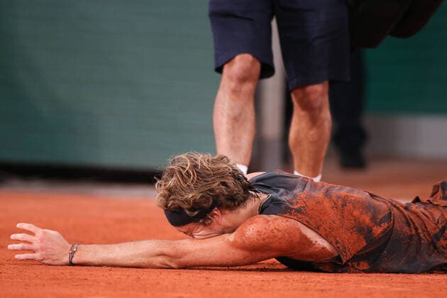 2022 French Open - Day Thirteen Alexander Zverev injury during his match against Rafael Nadal on Philipe Chatrier court in the 2022 French Open semi-finals. PARIS France  Copyright: xIbrahimxEzzatx originalFilename:ezzat-notitle220603_npxnq.jpg
