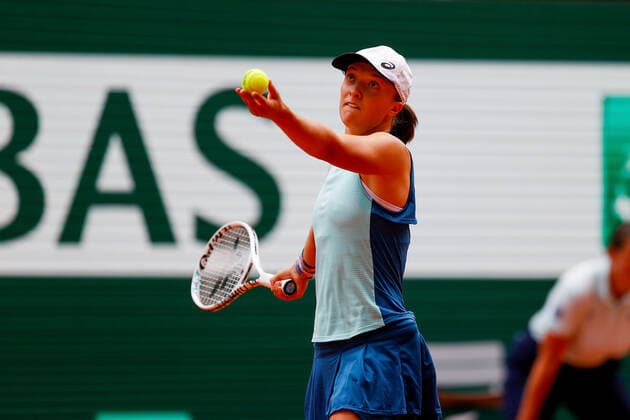04.06.2022, Tennis, French Open 2022 Roland-Garros Finale Damen Einzel Iga Swiatek (POL) - Coco Gauff (USA), FRA, Paris, Roland Garros Bild: v. li. Iga Swiatek (POL) Copyright: HMBxMedia AntonioxBorga