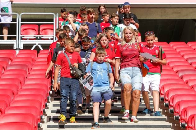 Hungary v England UEFA Nations League 04 06 2022. Hungarian children, accompanied by an adult are the only spectators allowed in the stadium during the UEFA Nations League match between Hungary and England at Puskas Arena Park, Budapest, Hungary on 4 June 2022. Editorial use only , Copyright: xNigelxKeenex PSI-15373-0016