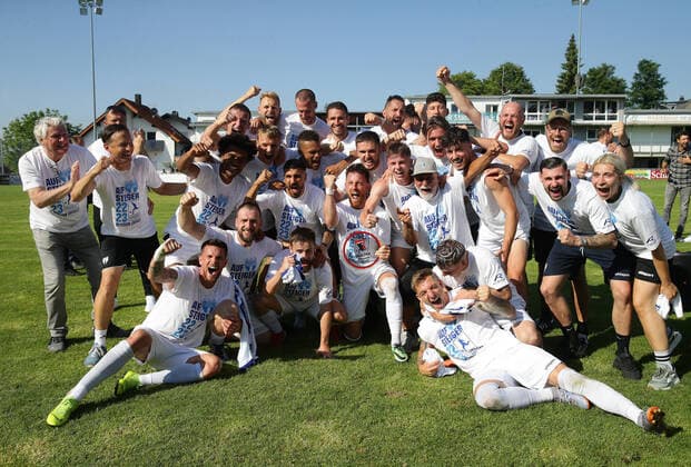 Sport Themen der Woche KW22 Sport Bilder des Tages Nöttingen , Fußball Oberliga , FC Nöttingen vs. SGV Freiberg , Jubel freiberg *** Nöttingen , Football Oberliga , FC Nöttingen vs SGV Freiberg , Jubel freiberg