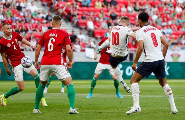 Fußball, Nations League, England - Ungarn Hungary v England UEFA Nations League Jarrod Bowen of England volleys towards goal during the UEFA Nations League match between England and Hungary at the Puskas Stadium, Budapest Content Not Available For UK Newspapers Copyright: xPaulxChestertonx FIL-16979-0062 UK Newspapers OUT