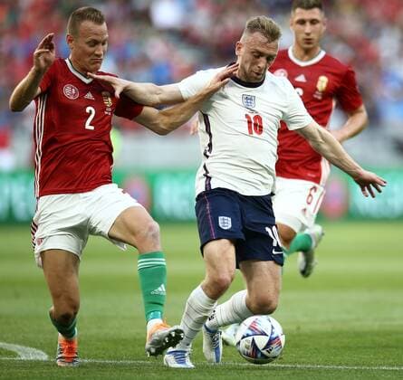 Fußball, Nations League, England - Ungarn Mandatory Credit: Photo by Michael Zemanek Shutterstock (12965167x) Jarrod Bowen of England omp Adam Lang of Hungary Hungary v England, UEFA Nations League, Group C, International Football, Puskas Arena Park, Budapest, Hungary - 04 Jun 2022 Hungary v England, UEFA Nations League, Group C, International Football, Puskas Arena Park, Budapest, Hungary - 04 Jun 2022 Copyright: xMichaelxZemanek Shutterstockx 12965167x