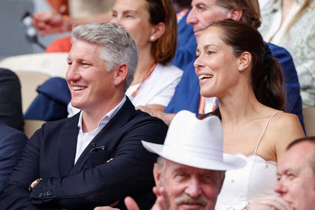 French Open Paris, Roland Garros, Bastian Schweinsteiger und Ehefrau Ana Ivanovic in der Ehrenloge Tennis - Australian Open 2022 - Grand Slam - French Open Paris, Roland Garros - 4 June 2022. Copyright: xJuergenxHasenkopfx