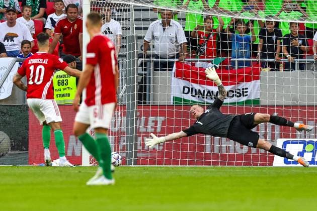 Hungary v England UEFA Nations League 04 06 2022. Jordan Pickford (1) of England tries to save the penalty from Dominik Szoboszlai (10) of Hungary during the UEFA Nations League match between Hungary and England at Puskas Arena Park, Budapest, Hungary on 4 June 2022. Editorial use only , Copyright: xNigelxKeenex PSI-15373-0046