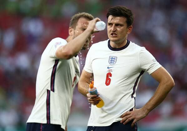 Mandatory Credit: Photo by Michael Zemanek Shutterstock (12965167be) Harry Maguire and Harry Kane of England Hungary v England, UEFA Nations League, Group C, International Football, Puskas Arena Park, Budapest, Hungary - 04 Jun 2022 Hungary v England, UEFA Nations League, Group C, International Football, Puskas Arena Park, Budapest, Hungary - 04 Jun 2022 Copyright: xMichaelxZemanek Shutterstockx 12965167be