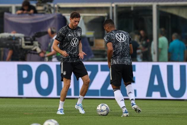 Leon Goretzka 8 (Deutschland) beim warm up, Italien vs. Deutschland, UEFA, Nations League, Fussball, 04.06.2022 Bologna Emilia-Romagna Italien