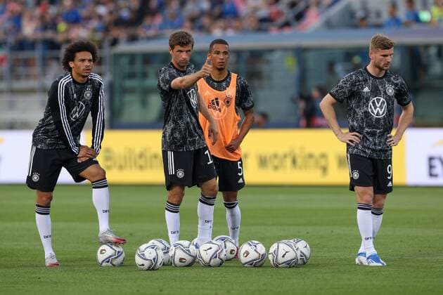 l-r: Leroy Sane 19 (Deutschland), Thomas Mueller 13 (Deutschland), Timo Werner 9 (Deutschland) beim warm up, Italien vs. Deutschland, UEFA, Nations League, Fussball, 04.06.2022 Bologna Emilia-Romagna Italien