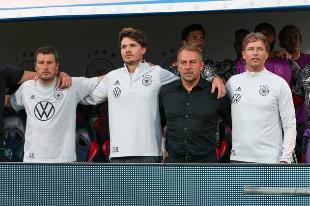 l-r: Torwart-Trainer Andreas Kronenberg (Deutschland), Co-Trainer Danny Roehl (Deutschland), Bundestrainer Hansi Flick (Deutschland), Co-Trainer Marcus Sorg (Deutschland), Italien vs. Deutschland, UEFA, Nations League, Fussball, 04.06.2022 Bologna Emilia-Romagna Italien