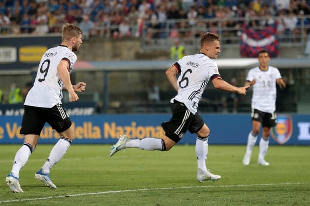04.06.2022, Bologna, Italien, Renato Dall Ara , Italien vs. Deutschland - UEFA Nations League - League Path A Group 2, Joshua Kimmich (Germany) Torjubel, jubelt nach seinem treffer zum 1:1 (Foto H. Langer) Bologna Renato Dall Ara Emilia-Romagna Italien