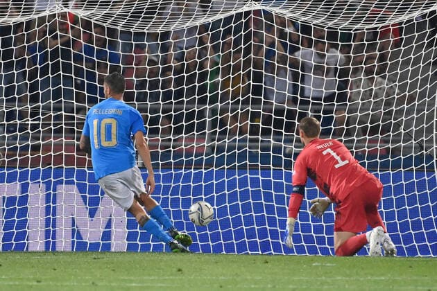 Tor 1-0 Lorenzo PELLEGRINI (ITA) gegen Torwart Manuel NEUER (GER). Aktion, Fussball UEFA Nations League,Gruppenphase 1.Spieltag Italien (ITA) - Deutschland (GER) 1-1, am 04.06.2022, Renato Dall Ara Stadion Bologna