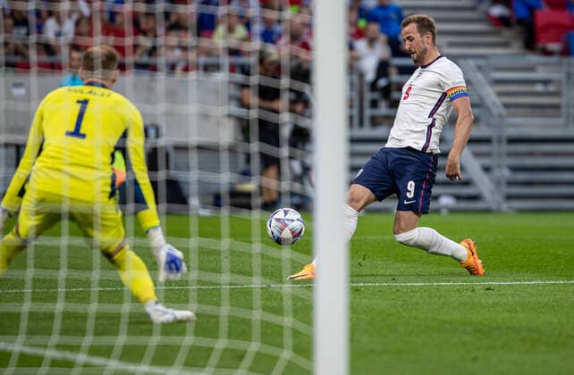 Hungary v England: UEFA Nations League - League Path Group 3 Harry Kane of England competes for the ball with Peter Gulacsi of Hungary during the UEFA Nations League A3 match at Puskas ArÃ na on June 04, 2022 in Budapest, Hungary. Budapest Hungary  Copyright: xRobertxSzaniszlox originalFilename:szaniszlo-notitle220604_npj74.jpg