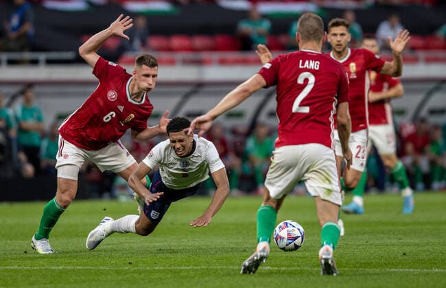 Hungary v England: UEFA Nations League - League Path Group 3 Jude Bellingham of England competes for the ball with Willi Orban of Hungary during the UEFA Nations League A3 match at Puskas ArÃ na on June 04, 2022 in Budapest, Hungary. Budapest Hungary  Copyright: xRobertxSzaniszlox originalFilename:szaniszlo-notitle220604_npu0Q.jpg